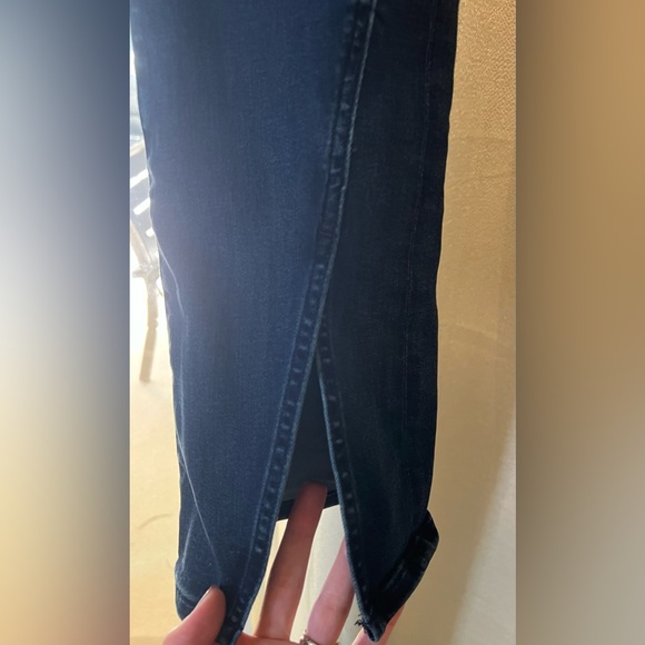 Express Skyscraper midrise  jeans.  Split bottom hem.  Like new! - Picture 6 of 8